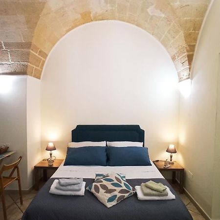 Palazzo Saraceno Apartment-Taras Taranto Exteriör bild