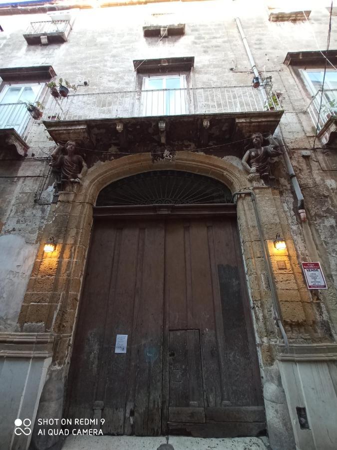 Palazzo Saraceno Apartment-Taras Taranto Exteriör bild